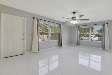 Townhouse in Palm City, Florida 2 bedrooms, 127.65 sq.m. № 1040508 - photo 18