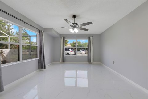 Touwnhouse à vendre à Palm City, Floride: 2 chambres, 127.65 m2 № 1040508 - photo 17