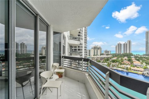 Condo in Aventura, Florida, 2 bedrooms  № 1388008 - photo 25