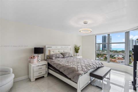 Condo in Aventura, Florida, 2 bedrooms  № 1388008 - photo 12