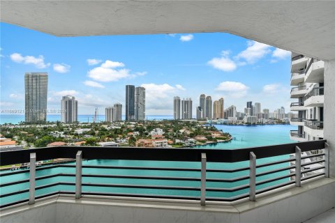 Condo in Aventura, Florida, 2 bedrooms  № 1388008 - photo 1