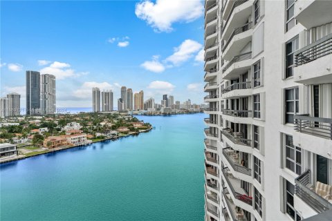 Condo in Aventura, Florida, 2 bedrooms  № 1388008 - photo 8