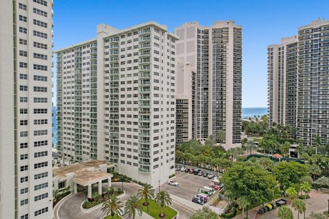 Condo in Fort Lauderdale, Florida, 2 bedrooms  № 1210620 - photo 26