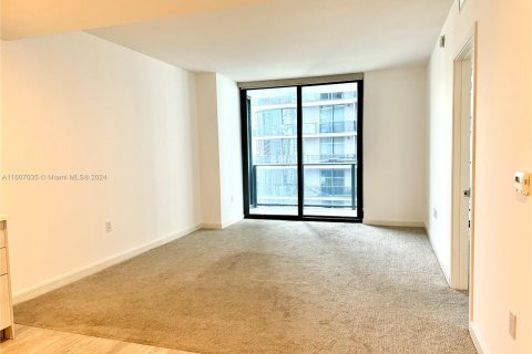 Condo in Miami, Florida, 1 bedroom  № 1228038 - photo 6