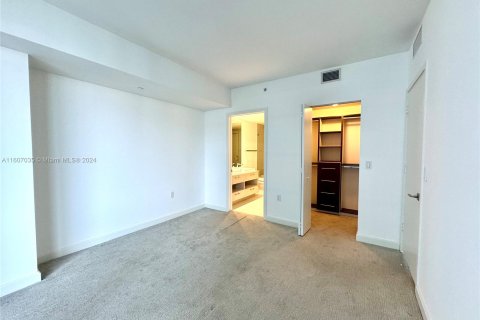 Condo in Miami, Florida, 1 bedroom  № 1228038 - photo 9