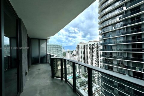 Condo in Miami, Florida, 1 bedroom  № 1228038 - photo 3