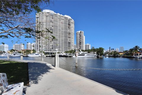 Copropriété à vendre à Aventura, Floride: 1 chambre, 71.35 m2 № 1024024 - photo 30