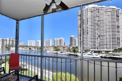 Condo in Aventura, Florida, 1 bedroom  № 1024024 - photo 6