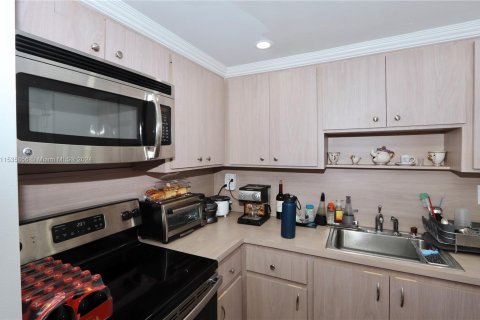 Copropriété à vendre à Aventura, Floride: 1 chambre, 71.35 m2 № 1024024 - photo 19