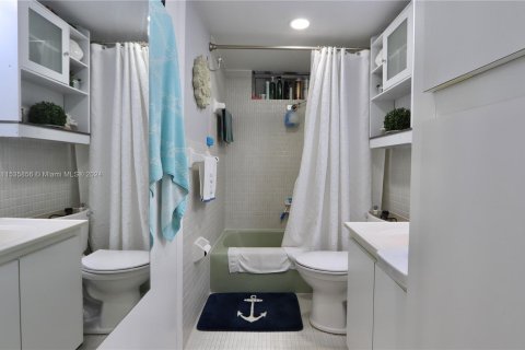 Condo in Aventura, Florida, 1 bedroom  № 1024024 - photo 24