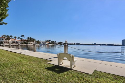 Copropriété à vendre à Aventura, Floride: 1 chambre, 71.35 m2 № 1024024 - photo 29