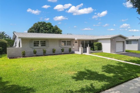 Villa ou maison à vendre à Pembroke Pines, Floride: 4 chambres, 178.74 m2 № 1210582 - photo 2