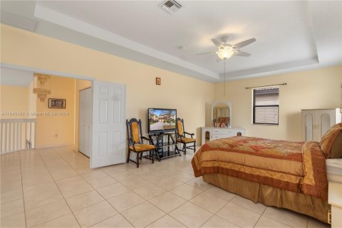 Купить виллу или дом в Хомстед, Флорида 4 спальни, 275.64м2, № 1047543 - фото 11