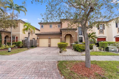 Villa ou maison à vendre à Homestead, Floride: 4 chambres, 275.64 m2 № 1047543 - photo 1