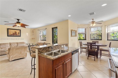 Villa ou maison à vendre à Homestead, Floride: 4 chambres, 275.64 m2 № 1047543 - photo 23