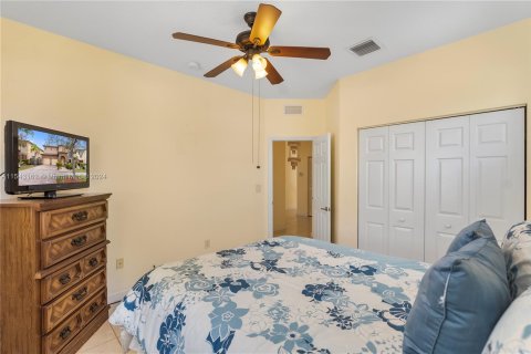 Villa ou maison à vendre à Homestead, Floride: 4 chambres, 275.64 m2 № 1047543 - photo 4