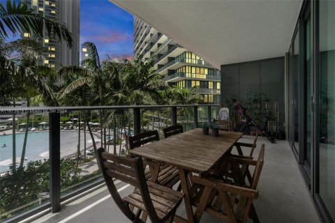 Condo in Miami, Florida, 2 bedrooms  № 1397062 - photo 1