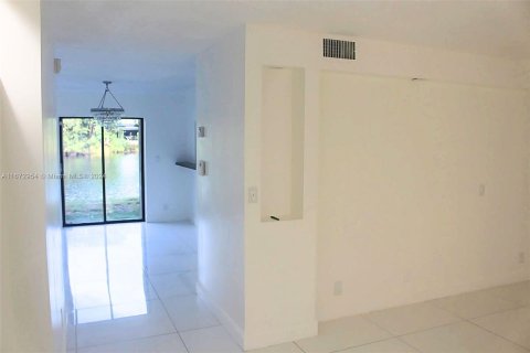 Townhouse in Plantation, Florida 3 bedrooms, 139.35 sq.m. № 1397011 - photo 3