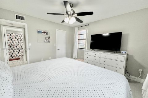 Condo in Sunrise, Florida, 2 bedrooms  № 1397012 - photo 25