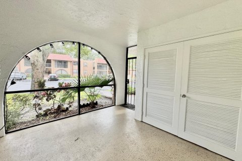 Copropriété à vendre à Sunrise, Floride: 2 chambres, 100.33 m2 № 1397012 - photo 5