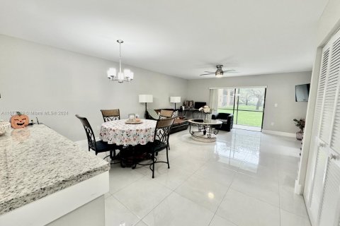 Copropriété à vendre à Sunrise, Floride: 2 chambres, 100.33 m2 № 1397012 - photo 7