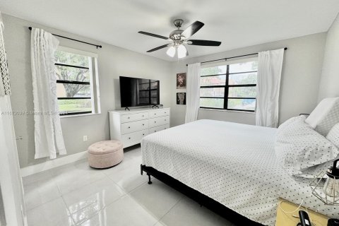 Copropriété à vendre à Sunrise, Floride: 2 chambres, 100.33 m2 № 1397012 - photo 28