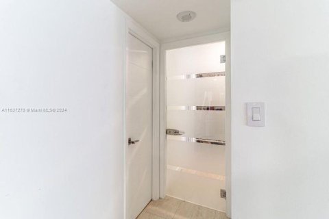 Condominio en venta en Aventura, Florida, 1 dormitorio, 80.82 m2 № 1309443 - foto 17