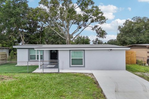 House in Tampa, Florida 4 bedrooms, 124.86 sq.m. № 1352998 - photo 6