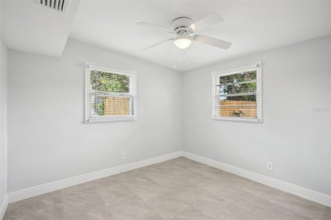 House in Tampa, Florida 4 bedrooms, 124.86 sq.m. № 1352998 - photo 21