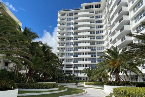 Condominio en venta en Miami Beach, Florida, 51.1 m2 № 1037300 - foto 1