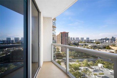 Copropriété à vendre à Sunny Isles Beach, Floride: 1 chambre, 59.83 m2 № 1033489 - photo 2