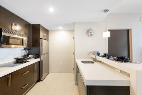 Copropriété à vendre à Sunny Isles Beach, Floride: 1 chambre, 59.83 m2 № 1033489 - photo 7