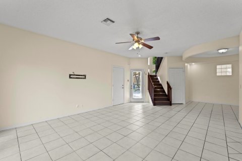 Купить виллу или дом в Корал-Спрингс, Флорида 5 спален, 216.83м2, № 1075959 - фото 25