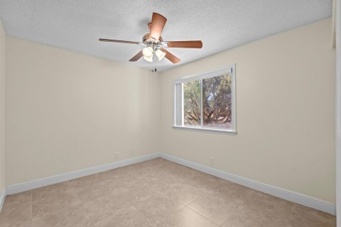 Купить виллу или дом в Корал-Спрингс, Флорида 5 спален, 216.83м2, № 1075959 - фото 23