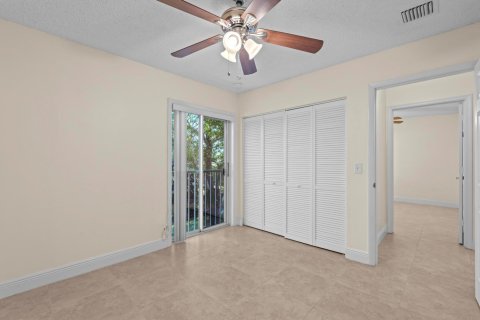 Купить виллу или дом в Корал-Спрингс, Флорида 5 спален, 216.83м2, № 1075959 - фото 17