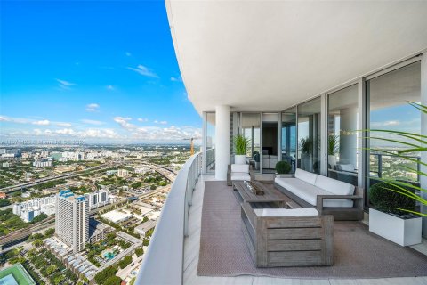 Condo in Miami, Florida, 5 bedrooms  № 1397794 - photo 13