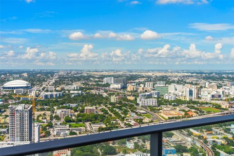 Condo in Miami, Florida, 5 bedrooms  № 1397794 - photo 12