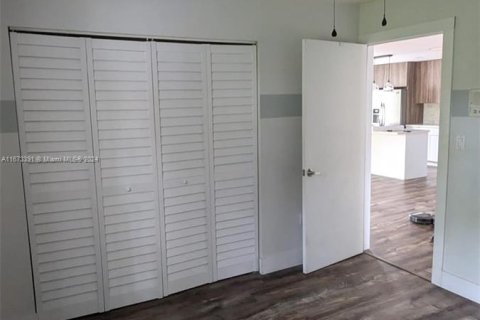 Casa en venta en Miami, Florida, 4 dormitorios, 186.92 m2 № 1397746 - foto 9