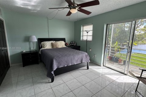 Condo in Miami Gardens, Florida, 1 bedroom  № 1040141 - photo 16