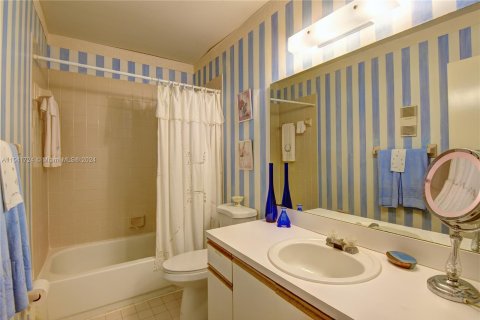 Adosado en venta en Miami, Florida, 2 dormitorios, 120.96 m2 № 1040142 - foto 29
