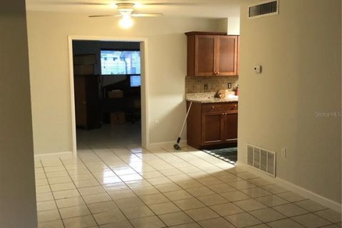 Casa en venta en Orlando, Florida, 4 dormitorios, 167.41 m2 № 1069821 - foto 23