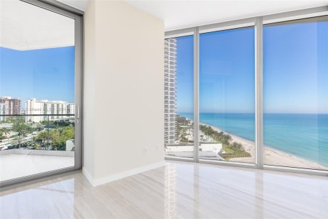 Condominio en venta en Sunny Isles Beach, Florida, 4 dormitorios, 282.7 m2 № 1047508 - foto 9