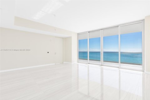 Condominio en venta en Sunny Isles Beach, Florida, 4 dormitorios, 282.7 m2 № 1047508 - foto 8