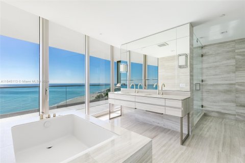 Condominio en venta en Sunny Isles Beach, Florida, 4 dormitorios, 282.7 m2 № 1047508 - foto 10