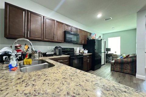 Commercial property in Kissimmee, Florida 6 bedrooms, 185.99 sq.m. № 1303775 - photo 2