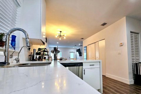 Villa ou maison à vendre à Dania Beach, Floride: 3 chambres, 137.77 m2 № 1232943 - photo 6