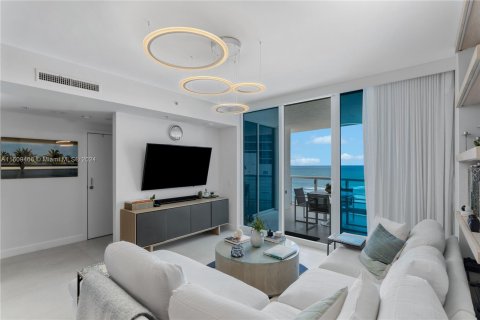 Condo in Miami Beach, Florida, 2 bedrooms  № 1232956 - photo 7