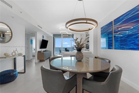 Condo in Miami Beach, Florida, 2 bedrooms  № 1232956 - photo 9