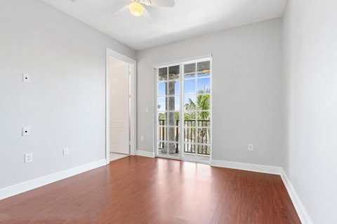 Townhouse in Lake Worth, Florida 3 bedrooms, 185.8 sq.m. № 1024381 - photo 3