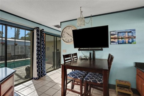 Купить виллу или дом в Порт-Оранж, Флорида 6 комнат, 158.21м2, № 1066683 - фото 11
